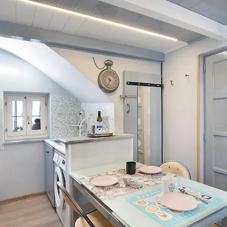Domus Santa Brigida Apartment